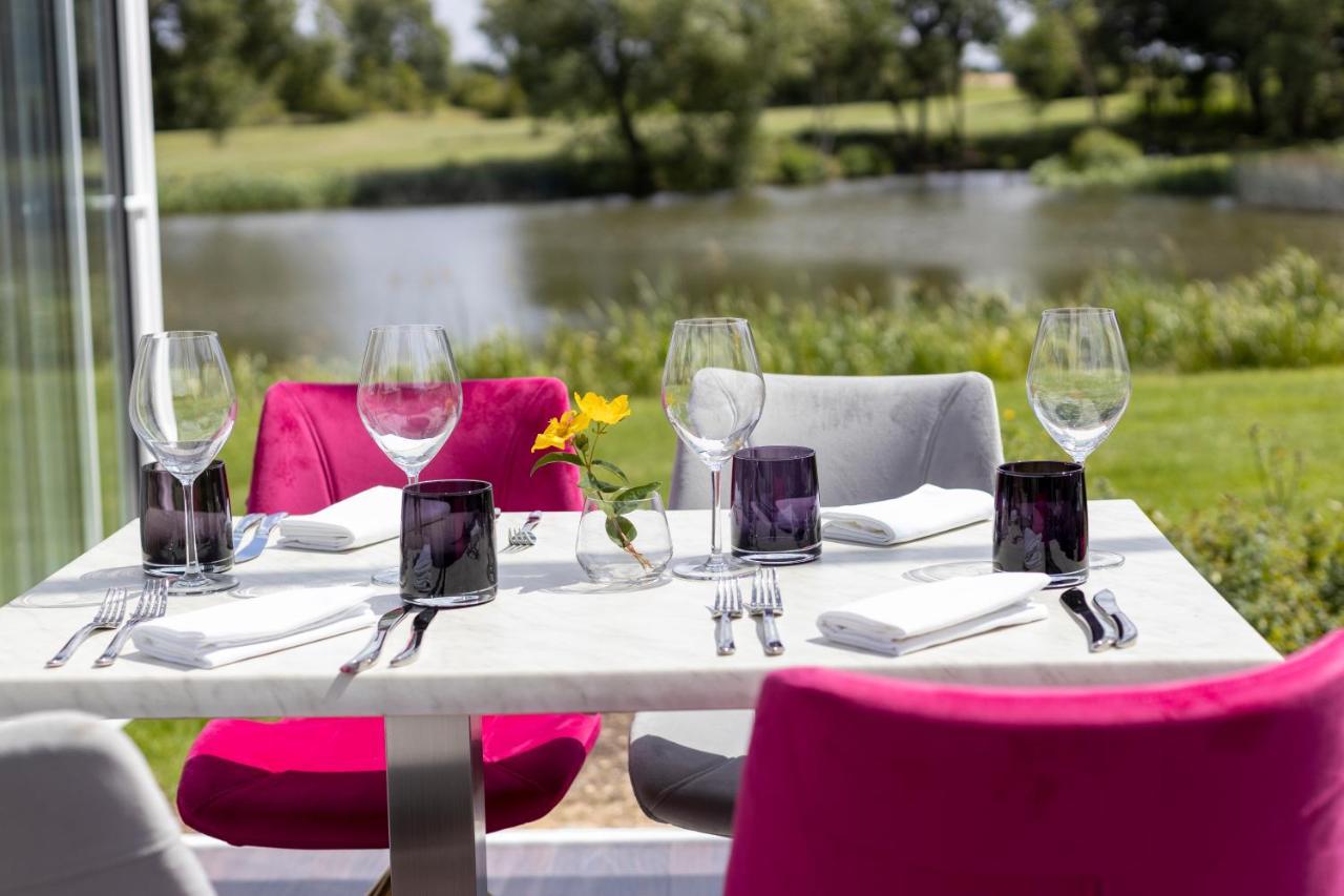Kingfisher Hotel, Golf And Country Club Μίλτον Κέινς Εξωτερικό φωτογραφία